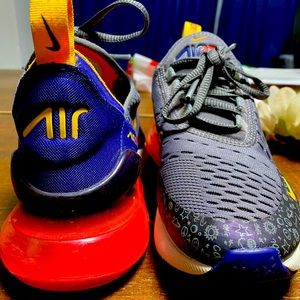 AIR MAX 270